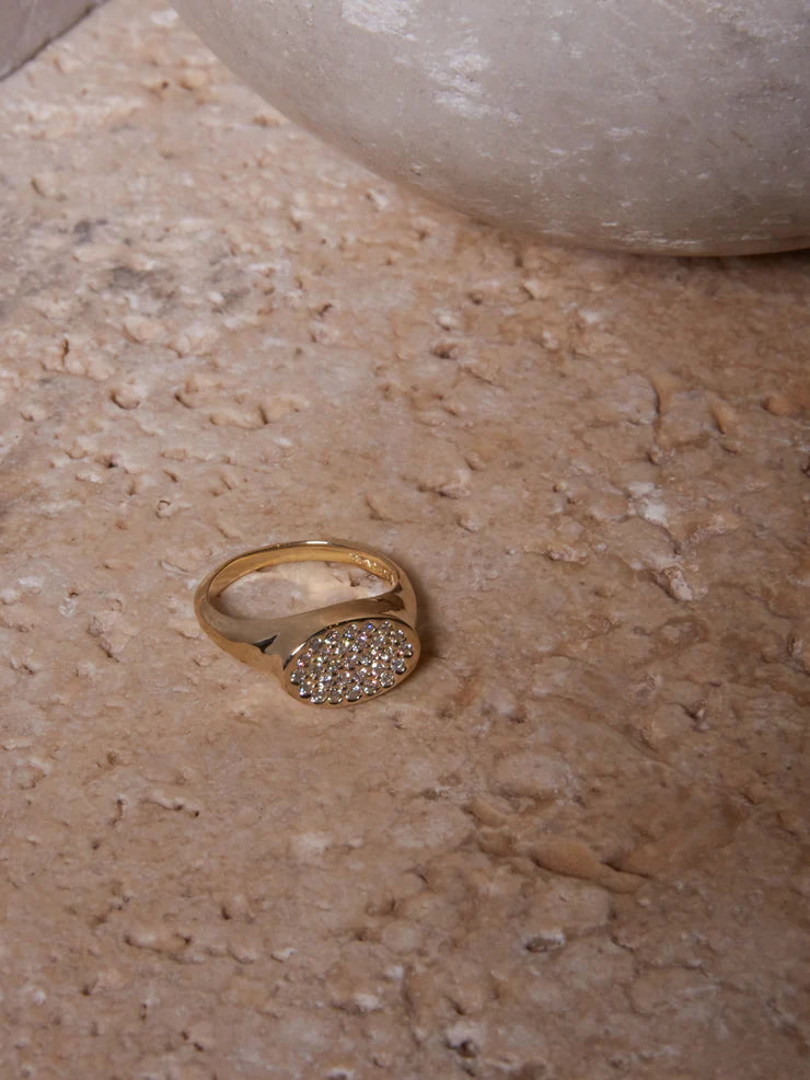 Yellow Gold Essence Signet Pinky Ring With Pavé Diamonds | Signet Ring  Pinky | transcend.ihrm.or.ke